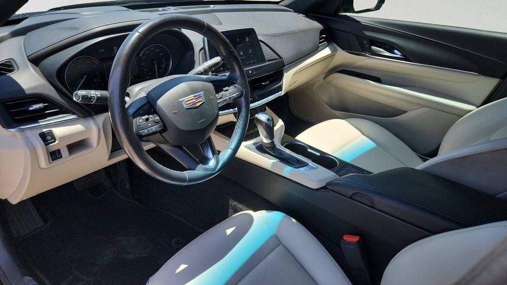 2023 Cadillac CT4 Luxury
