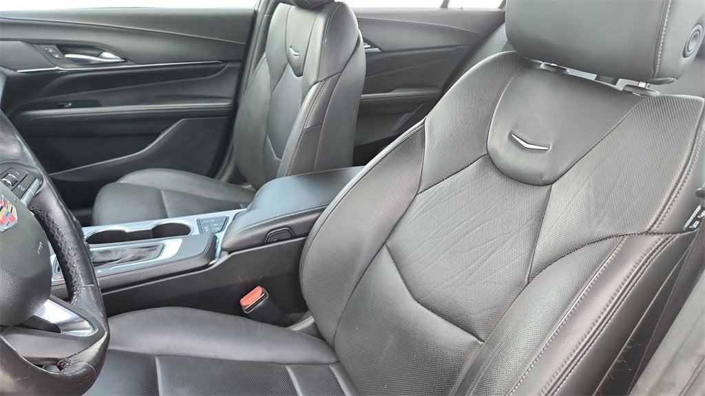 2023 Cadillac CT4 Premium Luxury