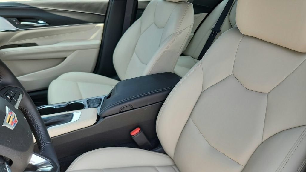 2026 Cadillac CT4 Luxury