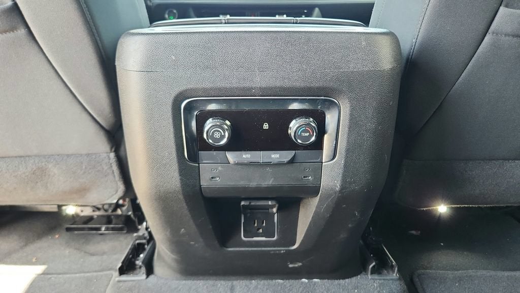 2025 Chevrolet Tahoe LS