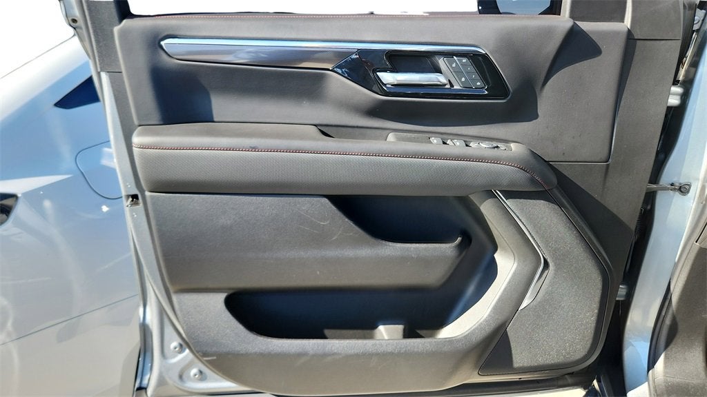 2025 Chevrolet Suburban RST