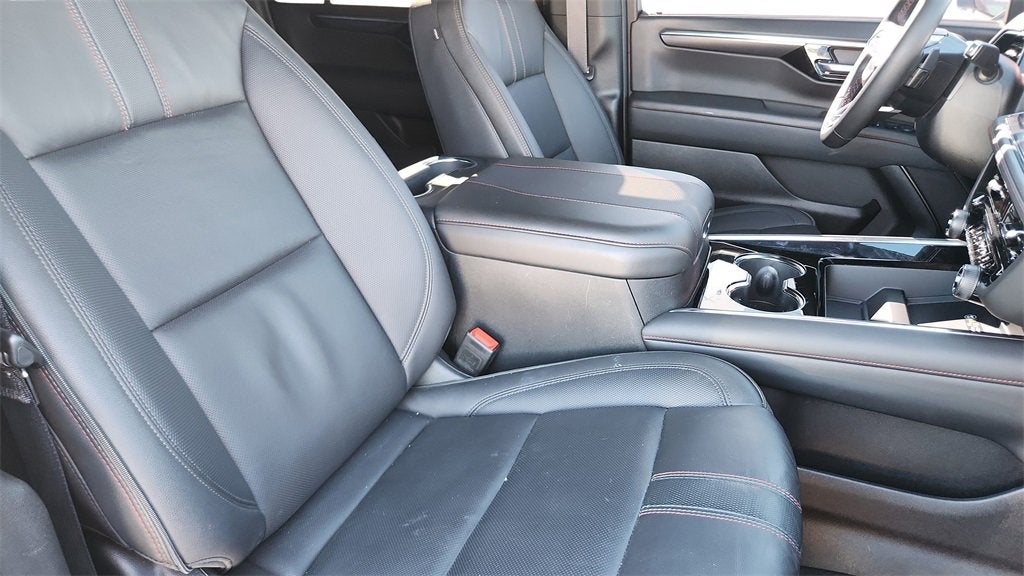 2025 Chevrolet Suburban RST