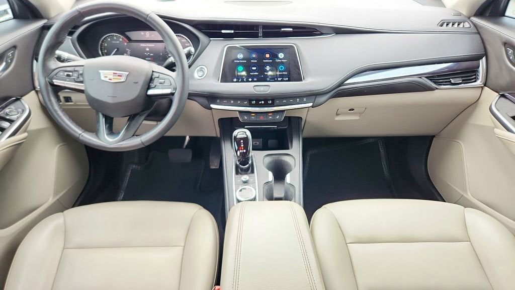 2023 Cadillac XT4 Luxury