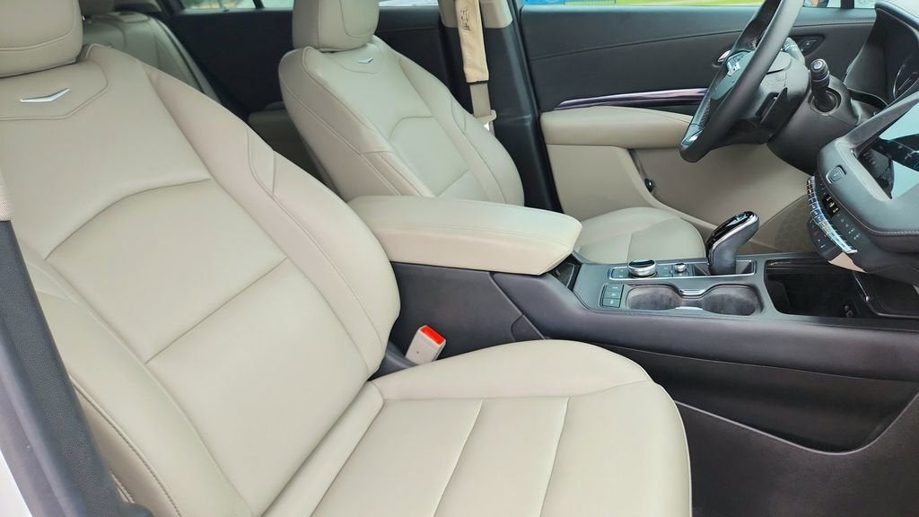 2023 Cadillac XT4 Luxury