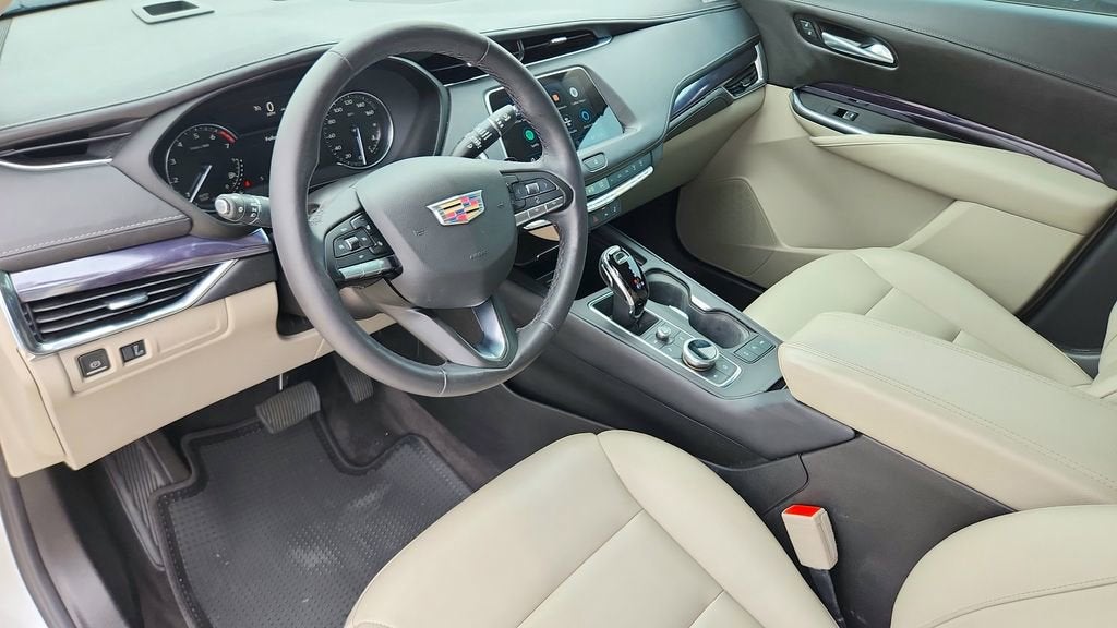 2023 Cadillac XT4 Luxury