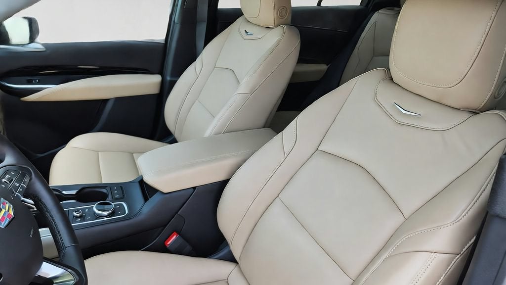 2024 Cadillac XT4 Luxury