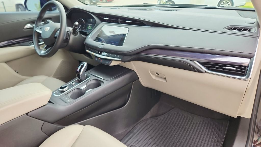 2023 Cadillac XT4 Luxury