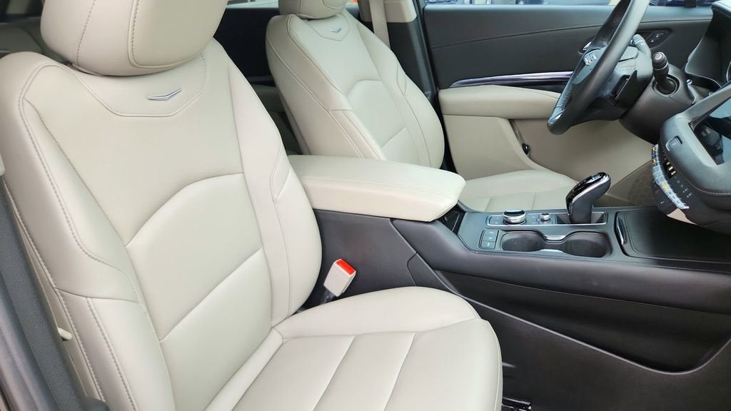 2023 Cadillac XT4 Luxury