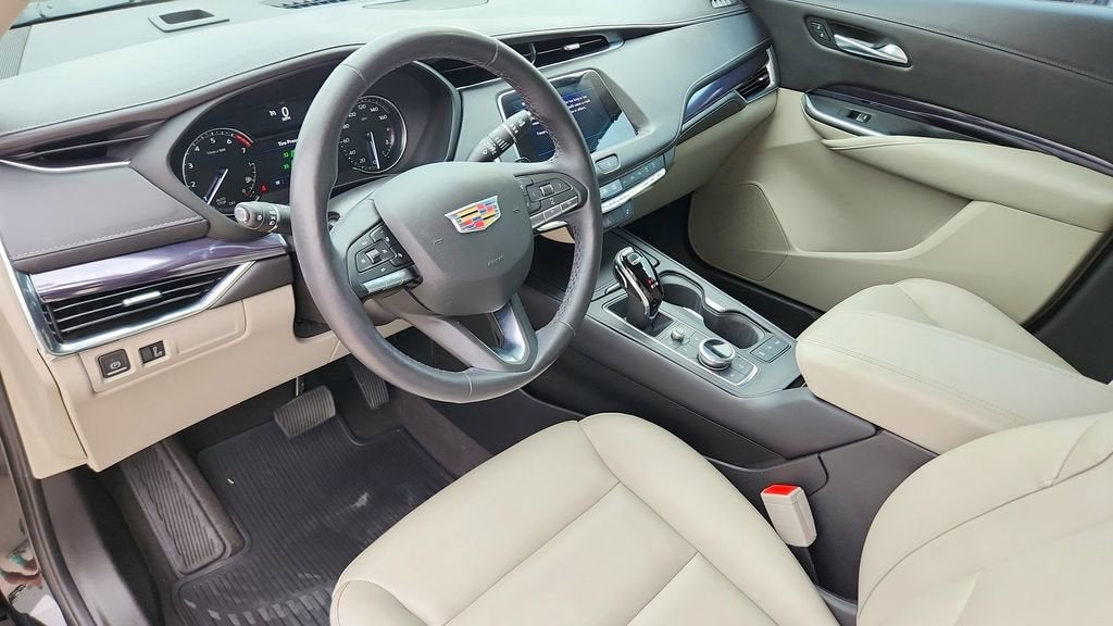 2023 Cadillac XT4 Luxury