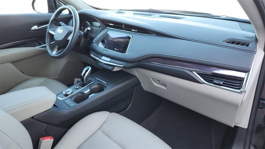 2022 Cadillac XT4 Luxury