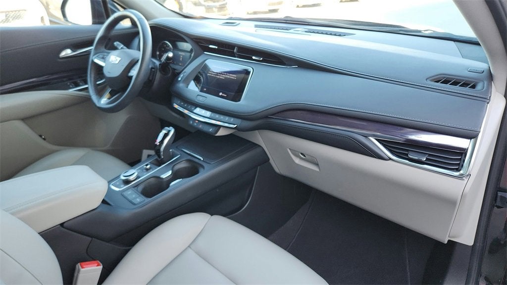 2022 Cadillac XT4 Luxury