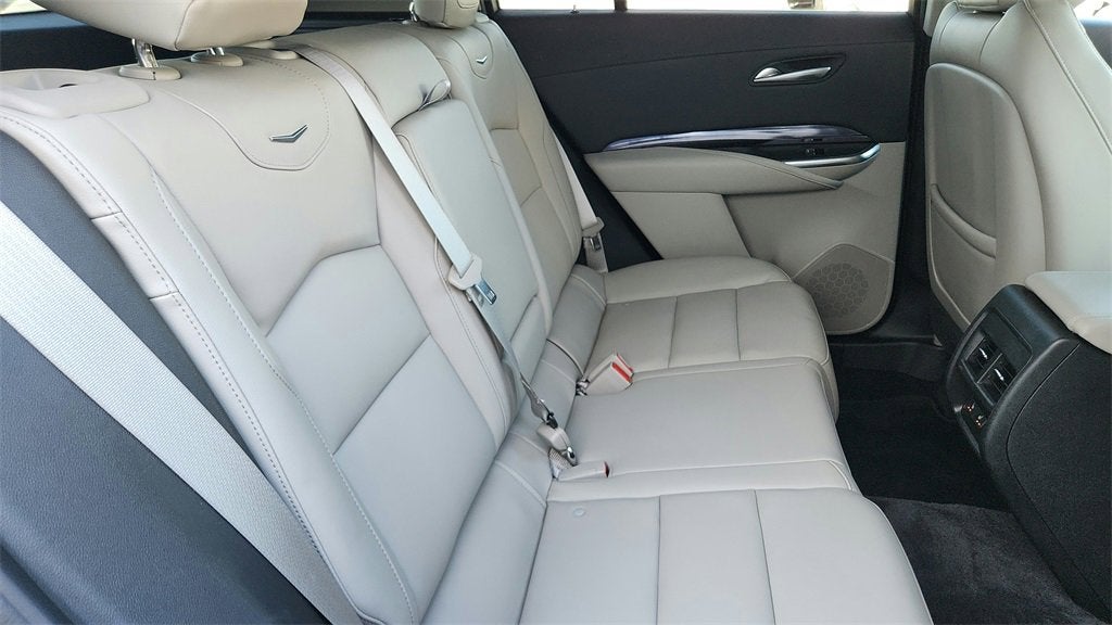 2022 Cadillac XT4 Luxury