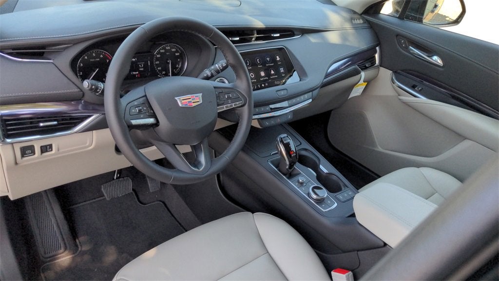 2022 Cadillac XT4 Luxury