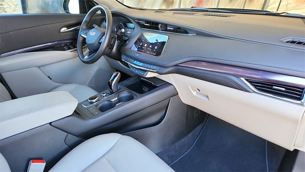 2023 Cadillac XT4 Luxury