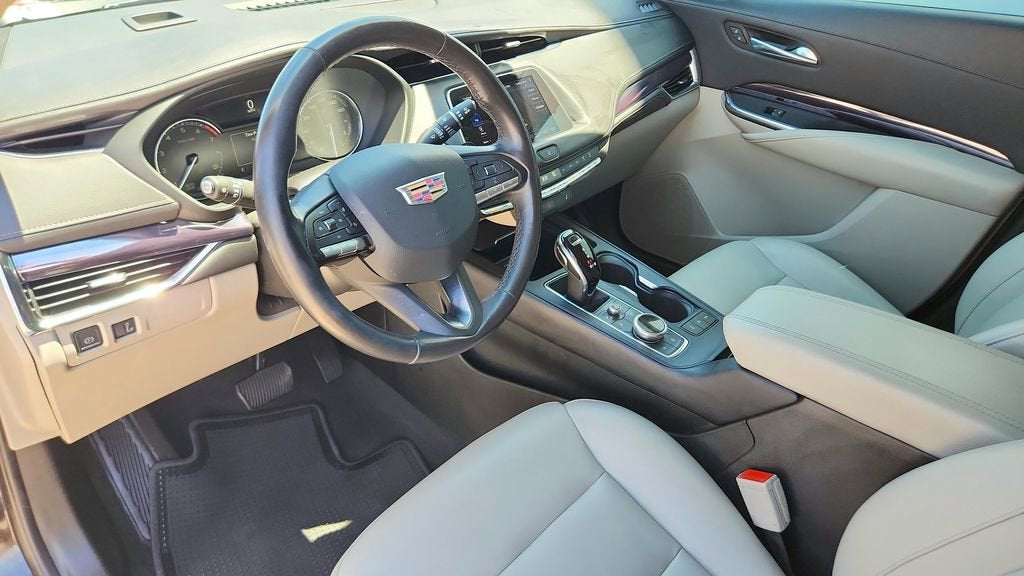2023 Cadillac XT4 Luxury