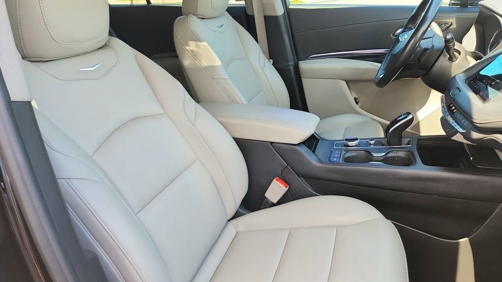 2023 Cadillac XT4 Luxury
