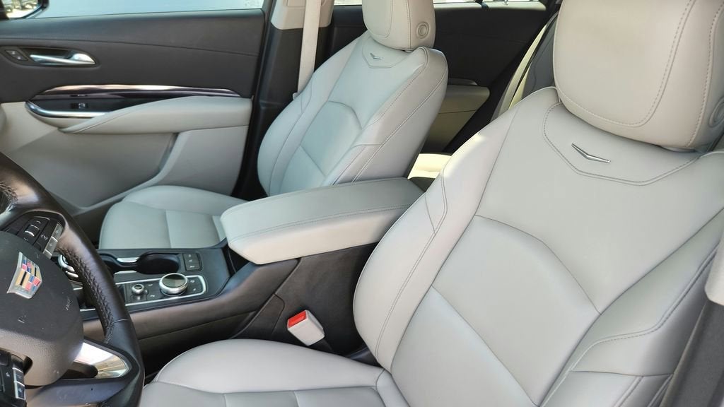 2023 Cadillac XT4 Luxury