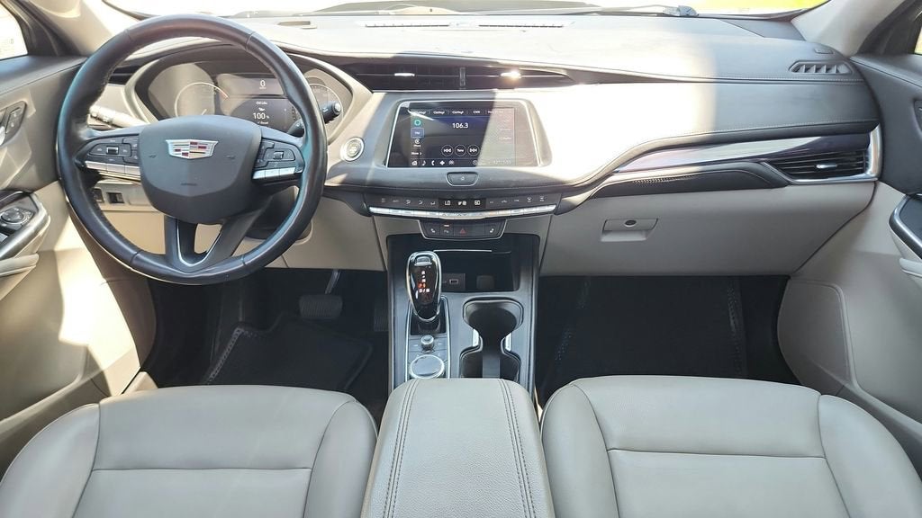 2023 Cadillac XT4 Luxury