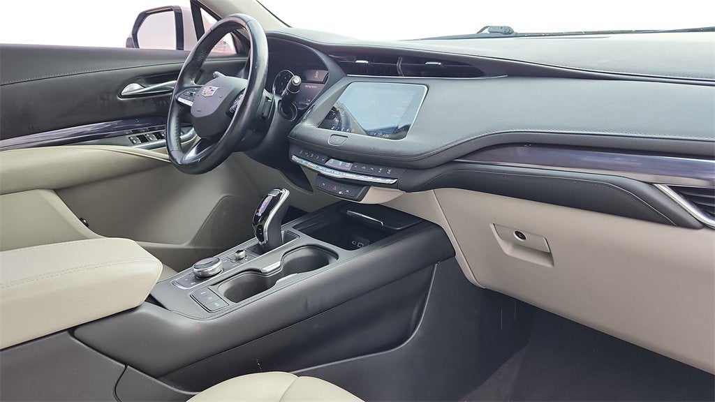 2022 Cadillac XT4 Luxury