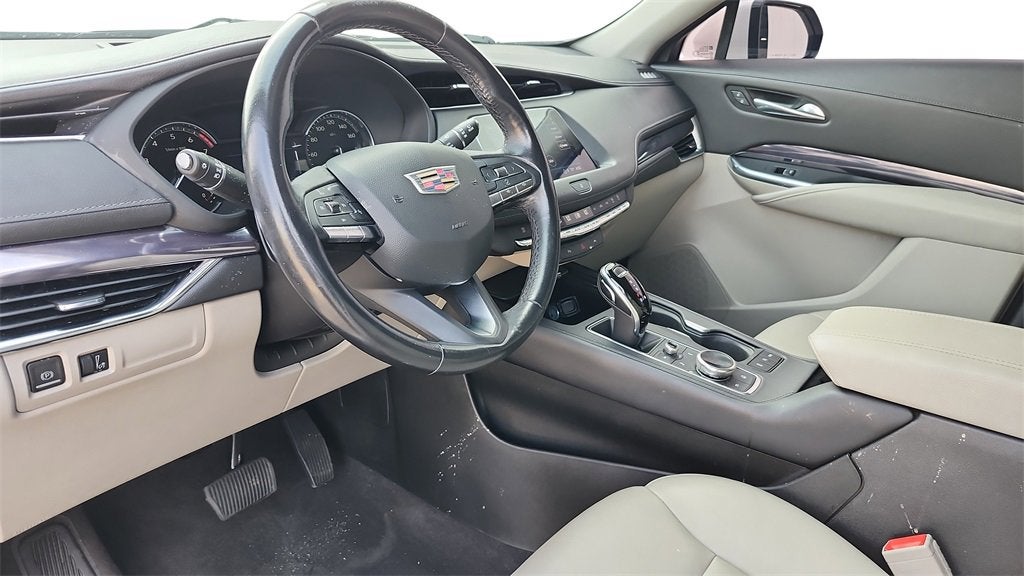 2022 Cadillac XT4 Luxury
