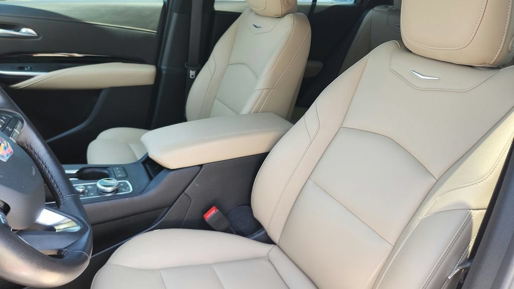 2024 Cadillac XT4 Luxury
