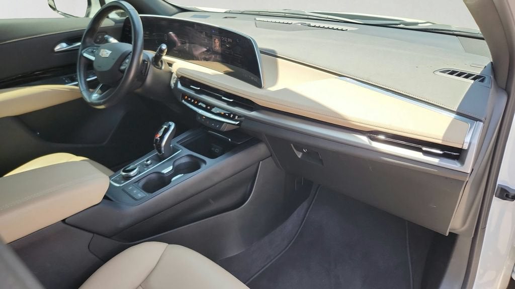 2024 Cadillac XT4 Luxury