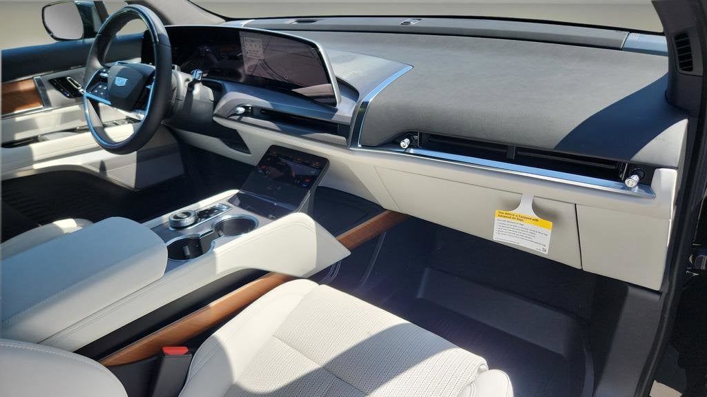 2026 Cadillac VISTIQ Luxury