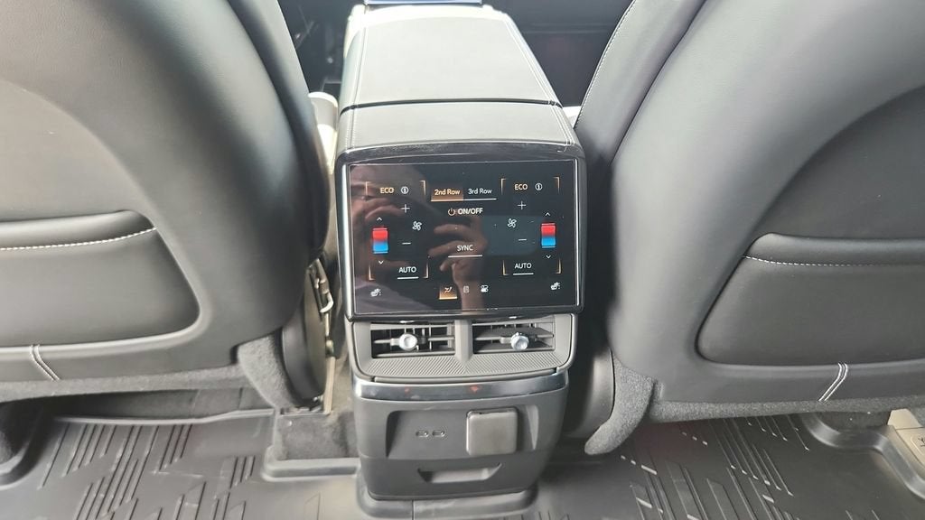 2027 Cadillac VISTIQ Luxury