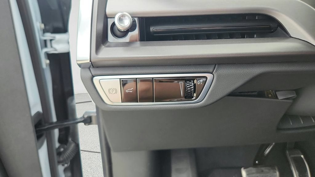 2027 Cadillac VISTIQ Luxury