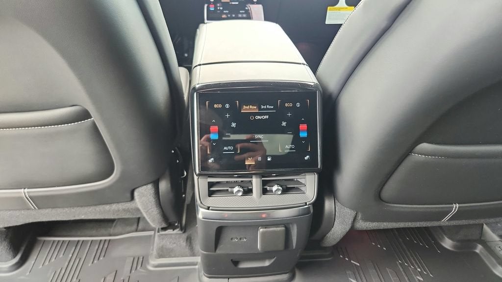 2027 Cadillac VISTIQ Luxury