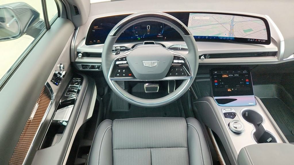 2026 Cadillac VISTIQ Luxury