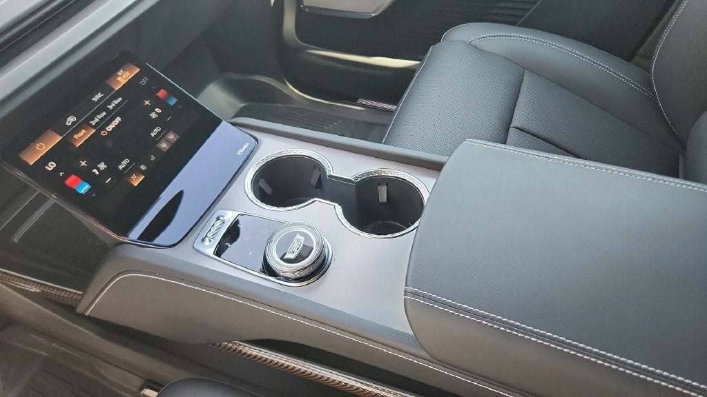 2027 Cadillac VISTIQ Luxury