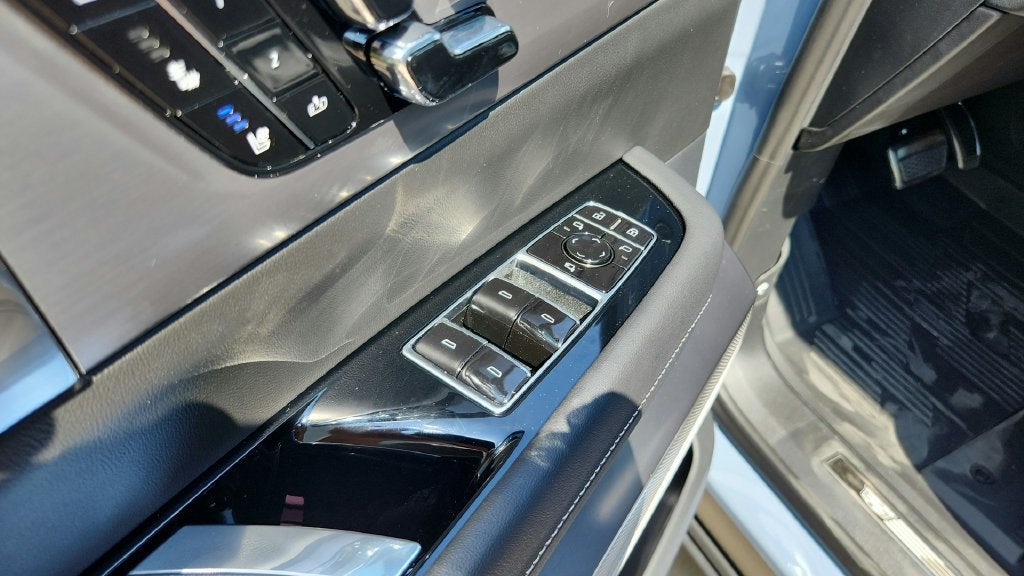 2027 Cadillac VISTIQ Luxury