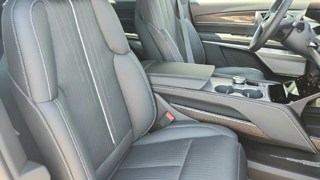 2027 Cadillac VISTIQ Luxury
