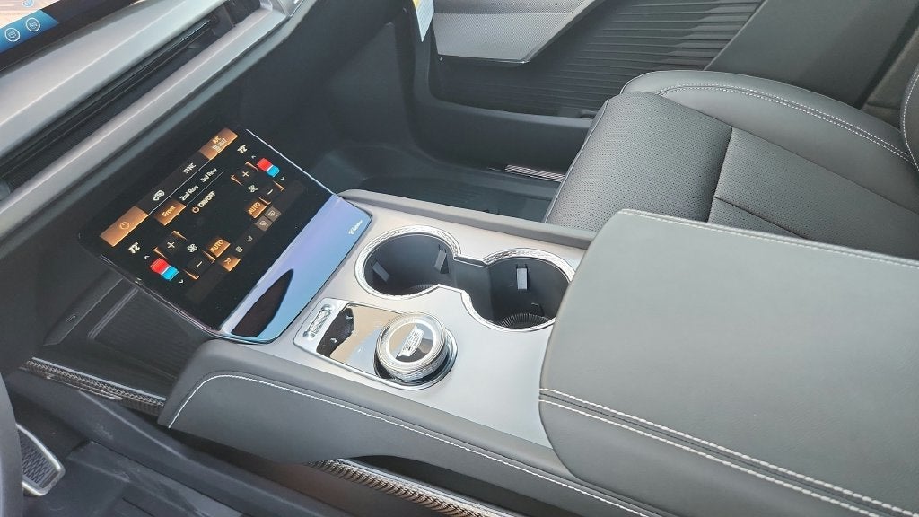 2027 Cadillac VISTIQ Luxury