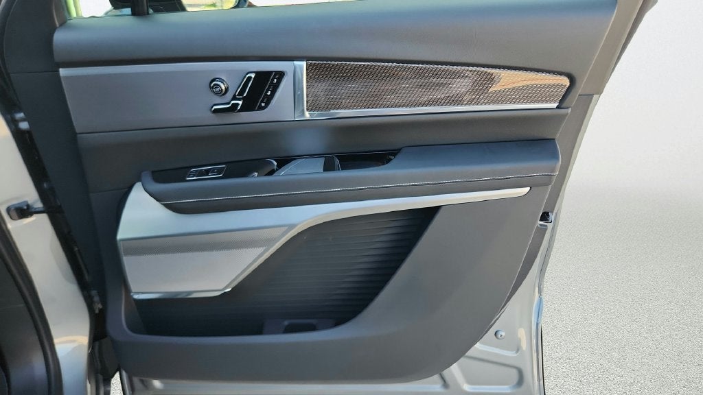 2027 Cadillac VISTIQ Luxury