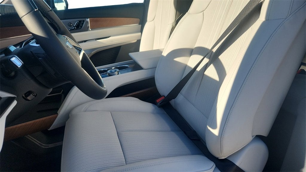 2026 Cadillac VISTIQ Luxury