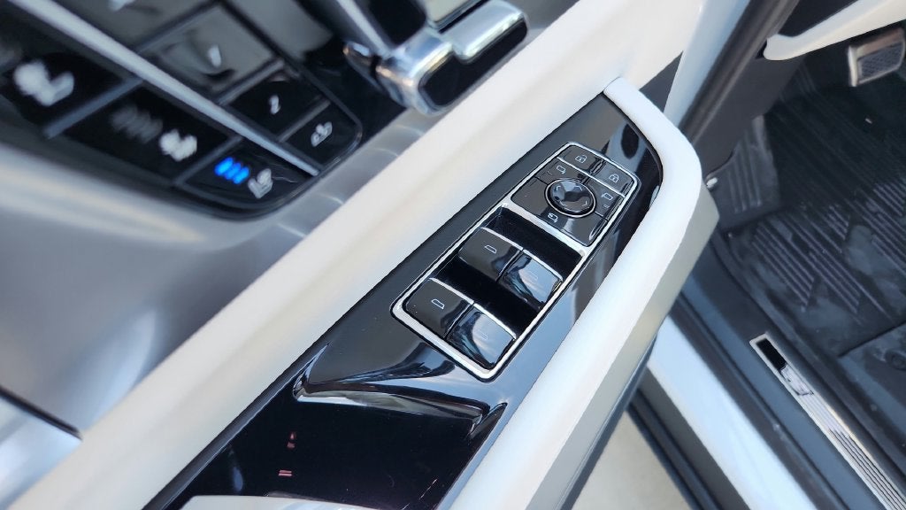 2027 Cadillac VISTIQ Luxury
