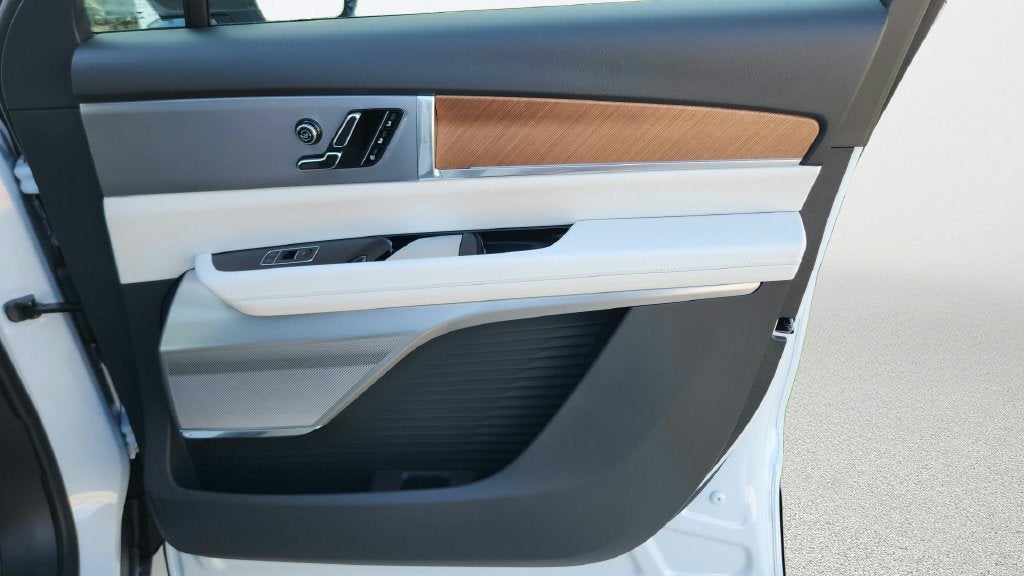 2027 Cadillac VISTIQ Luxury