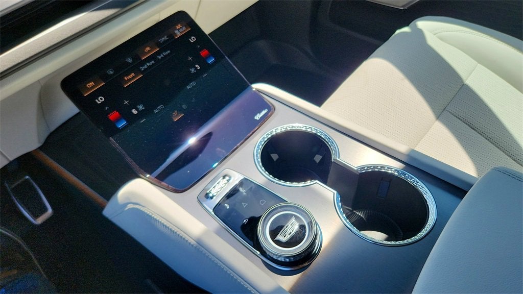 2026 Cadillac VISTIQ Luxury