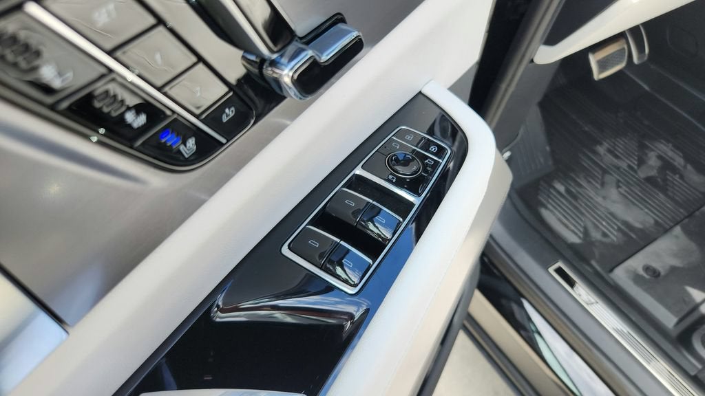 2027 Cadillac VISTIQ Luxury