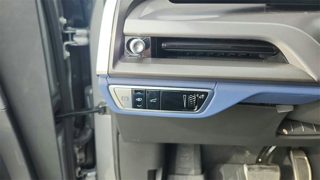 2026 Cadillac VISTIQ Premium Luxury