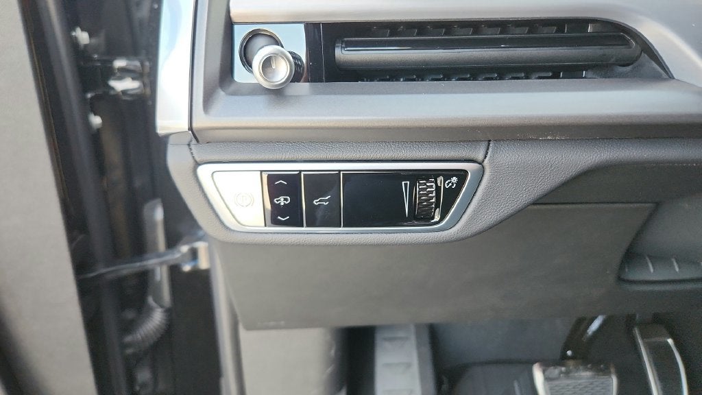 2027 Cadillac VISTIQ Premium Luxury