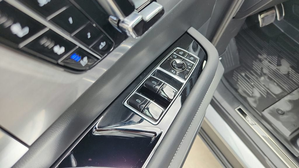 2027 Cadillac VISTIQ Sport