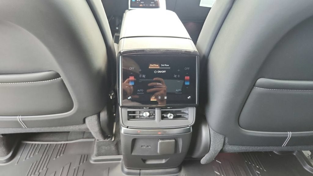 2027 Cadillac VISTIQ Sport
