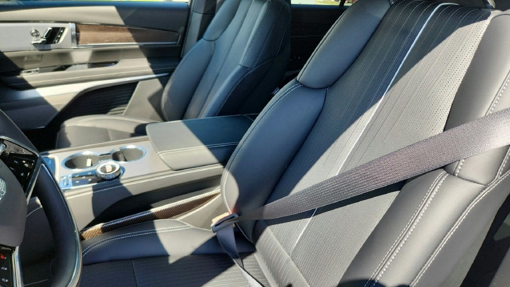 2027 Cadillac VISTIQ Sport