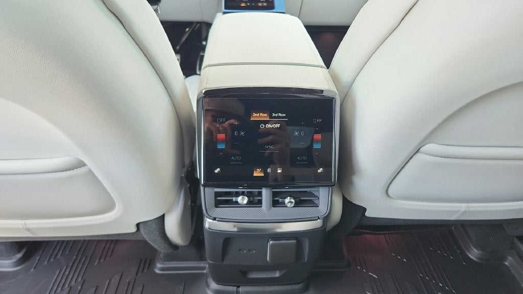 2027 Cadillac VISTIQ Sport