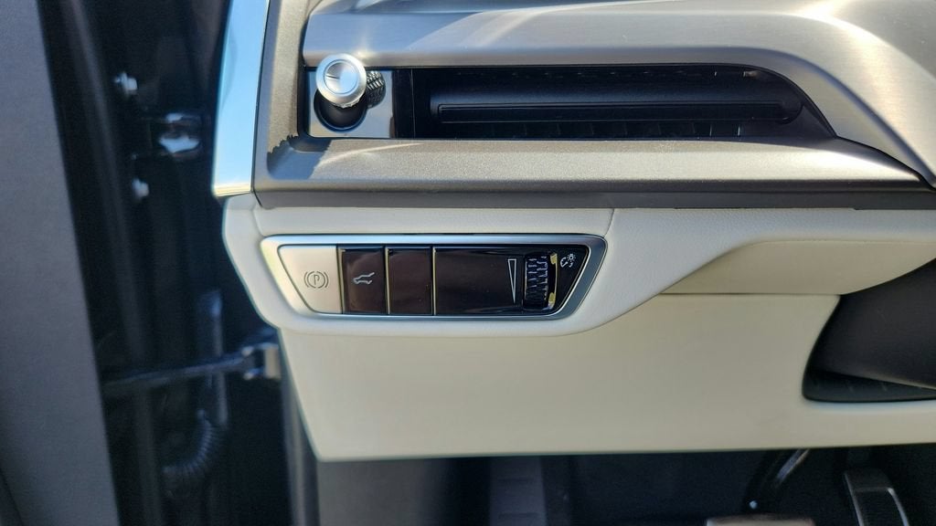 2027 Cadillac VISTIQ Sport