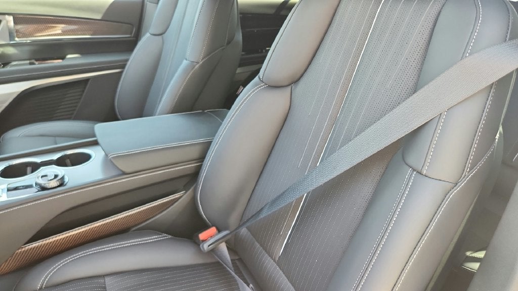 2027 Cadillac VISTIQ Sport