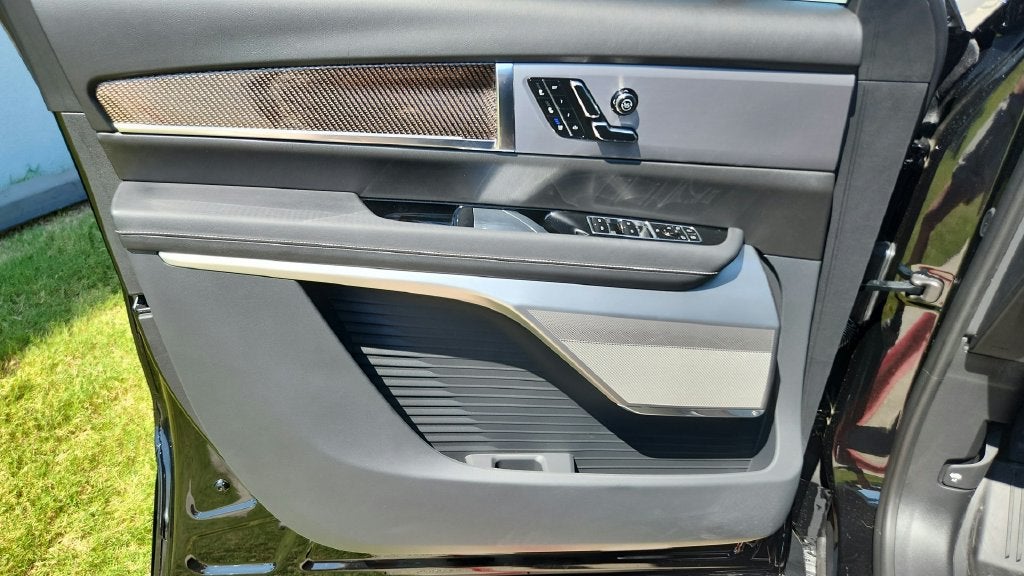 2027 Cadillac VISTIQ Sport